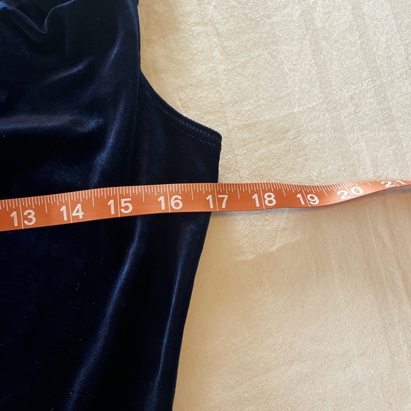 Women’s Dark Blue Velvet gown with slit and cowl neck. Jump Apparel “PL” size - Picture 5 of 9